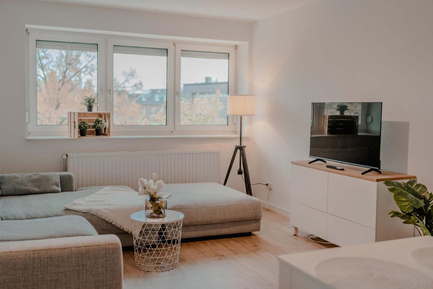 Apartment Mit Kueche, Arbeitsplatz Und Xxl Sofa Neuss Bagian luar foto