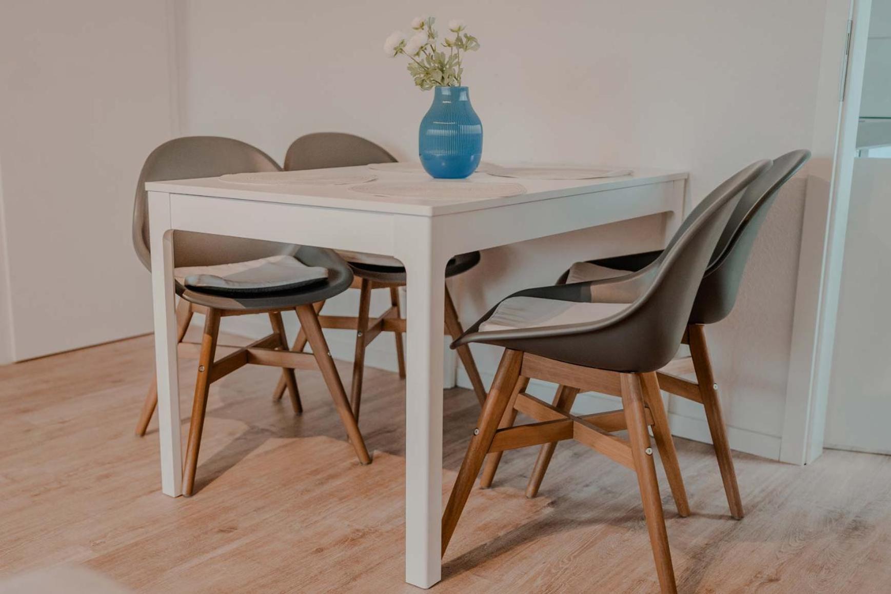 Apartment Mit Kueche, Arbeitsplatz Und Xxl Sofa Neuss Bagian luar foto